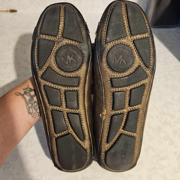 MICHAEL KORS Sz 7 FULTON SLIP ONS - Picture 3 of 15